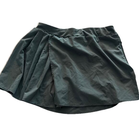 Avia Skort Women's Sz Small Pleated Bike Shorts Liner Zip Pocket Sage Green EUC - Picture 1 of 4